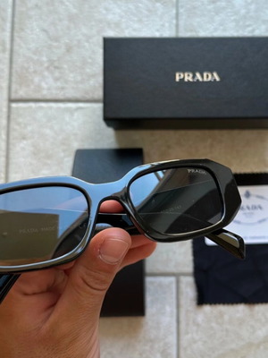 Γυαλιά ηλίου Prada, σαν καινούργια, άψογη κατάσταση