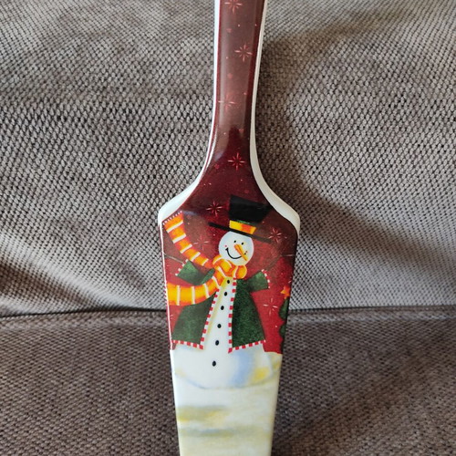 Christmas porcelain platter and spatula used, festive design