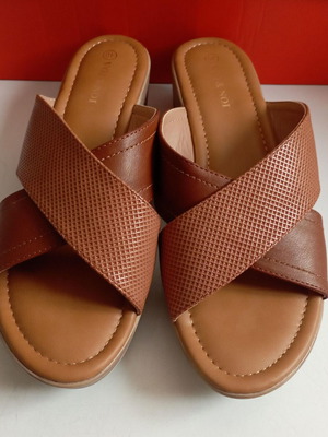 VoiNoi summer mules like new, size 40 brown