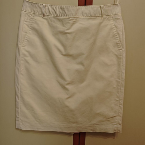 Tommy Hilfiger skirt above knee, straight cut, like new, medium, white