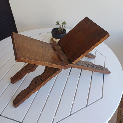 Wooden carved stand for Quran and books like new