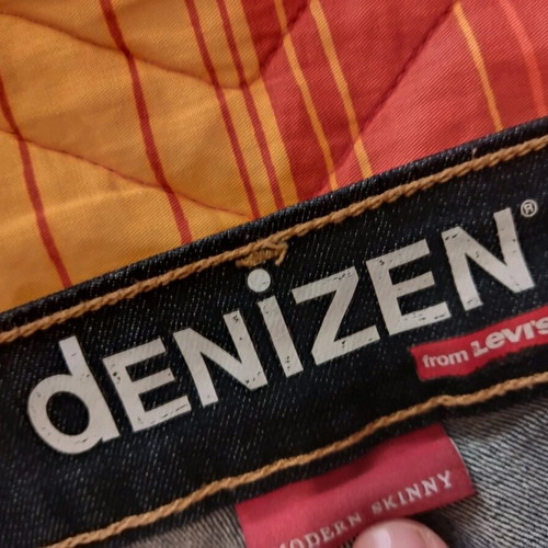 Women's jeans like new, short, elastic