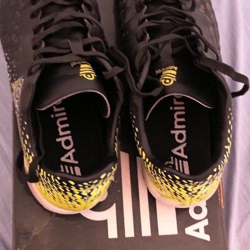 Admiral football shoes like new with hard rubber toe protection