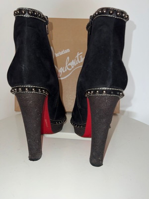 Παπούτσια Christian Louboutin μεταχειρισμένα, νούμερο 38,5, τακούνι 14cm, μαύρα