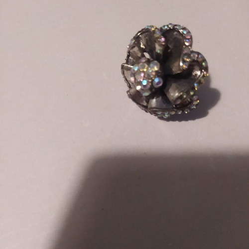 Rhinestone adjustable fashion ring black and silver like new