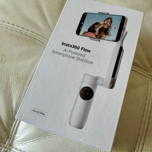 Insta360 Flow AI-Powered Smartphone Stabilizer
