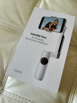 Insta360 Flow AI-Powered Smartphone Stabilizer