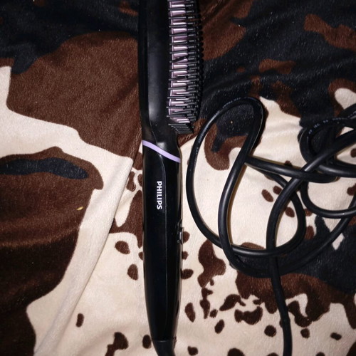 Philips StyleCare Essential electric hair straightening brush like new