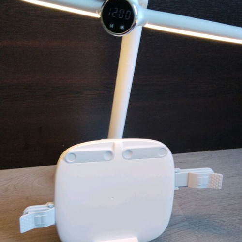 Table desk lamp like new with adjustable arm and LED light