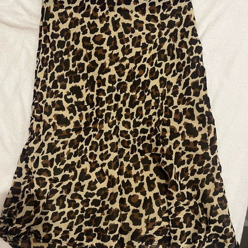 Leopard skirt used, size medium with elasticity