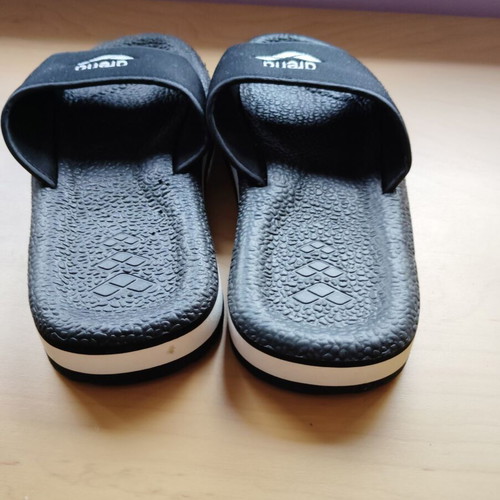 Arena women's slippers size 36 used, black