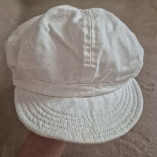 White Cotton Hat Like New