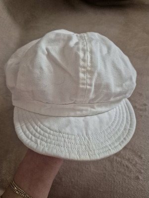 White Cotton Hat Like New