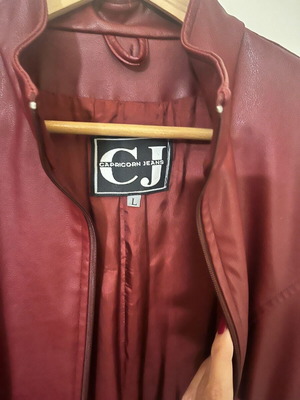 Women's burgundy coat CJ Capricorn Jeans like new, size Large