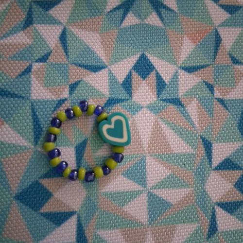 Elastic ring with beads and decorative heart, like new, blue and green