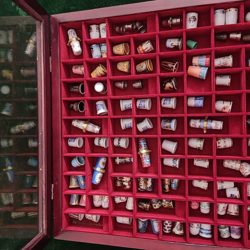 De Agostini thimble collection used with wooden display case