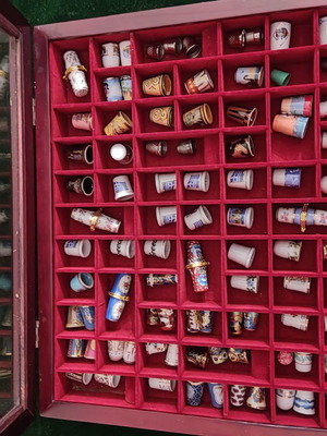 De Agostini thimble collection used with wooden display case
