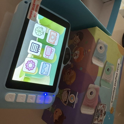 Kids digital camera 12MP with micro SD card