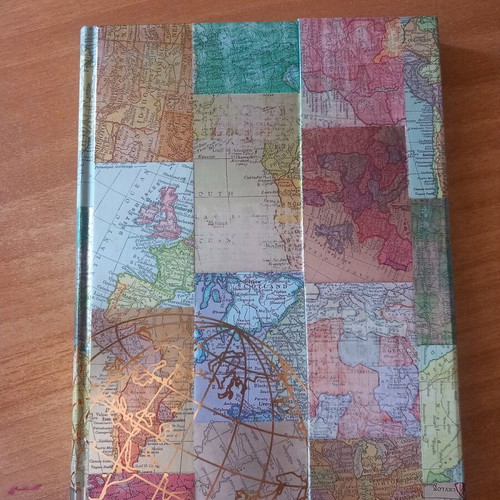 Notebook like new book-style with magnetic closure