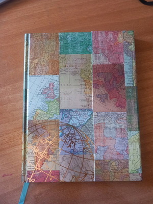 Notebook like new book-style with magnetic closure