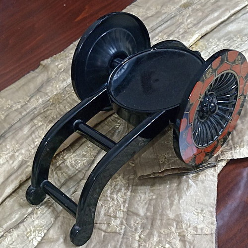 Vintage decorative base chariot style for vase or plant like new