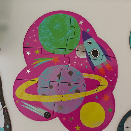 Floss & Rock Space Puzzle like new, 3,4,6 and 8 pieces for ages 3+