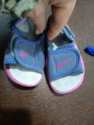 Branded baby shoes size 20 like new