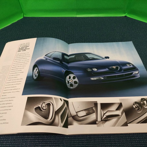 Alfa Romeo GT V official illustrated brochure like new