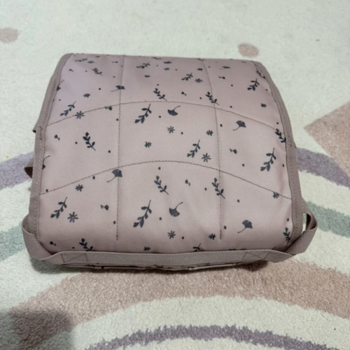 Minene Baby Feeding Seat like new, pink with safety straps