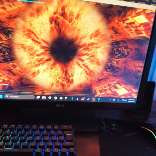 Rx 580 2048sp 8GB graphics card with custom Arctic P12 fan