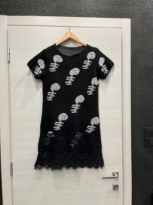 Blouse dress used with short sleeves and lace, black size M