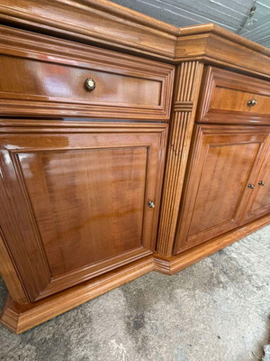 Buffet with mirror made of walnut like new