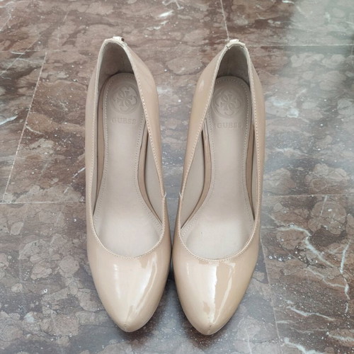 Guess patent leather beige pumps used, size 37.5-38