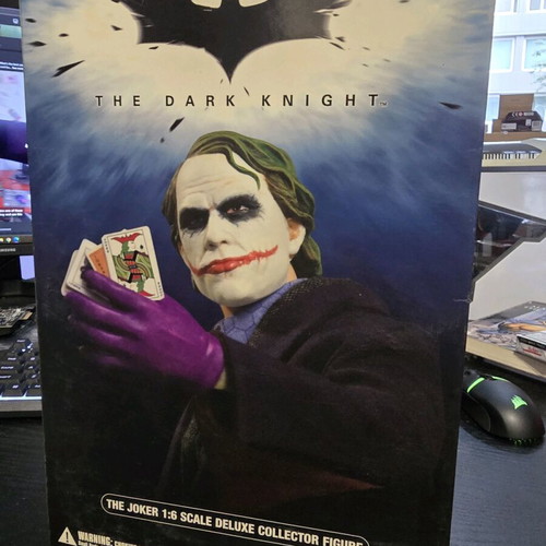 DC Direct The Dark Knight The Joker and Batman 1/6 Bundle like new