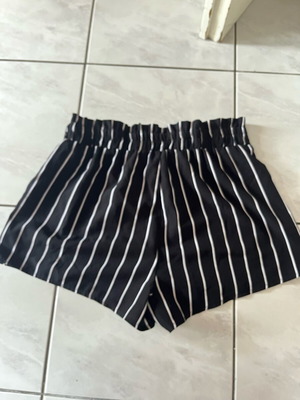 Shein women's shorts new, size large, black and white