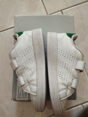 Adidas маратонка използвана, бяла, номер 26, детска