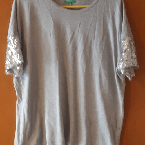 Benetton women's blouse like new, gray, mako fabric, special sleeves