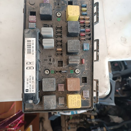 Fuse box for Opel Astra H '04-'10 like new
