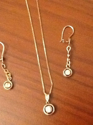 14K gold set with zirconia like new