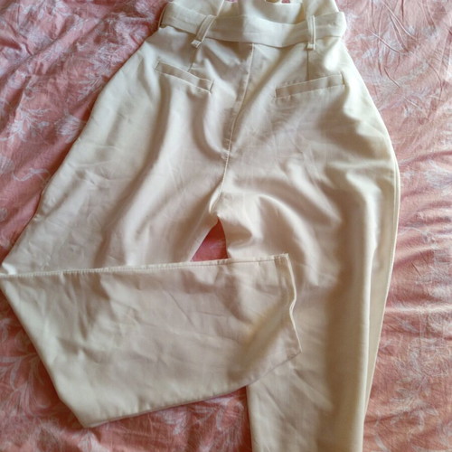 Kelly's M pants new, soft cream color, high waist