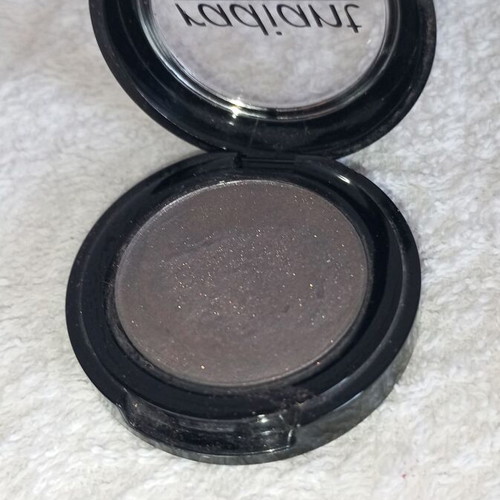 Radiant eyeshadow used, shade 216 with gold-brown glitter