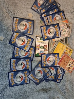 Κάρτες Pokemon σαν καινούργιες, αυθεντικές
