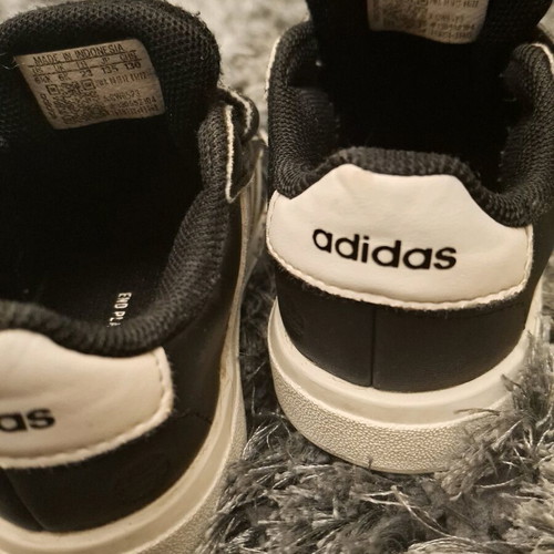 Addidas kids shoes used in good condition