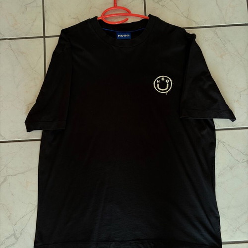 Hugo Boss Relaxed Fit T-shirt M like new, black