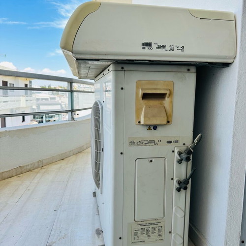Electra air conditioner used 30,000 BTU Model OU8-30 RC R410 EL