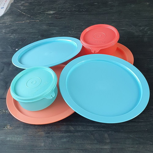 Tupperware kids set 6 pcs with airtight modular bowls and plates
