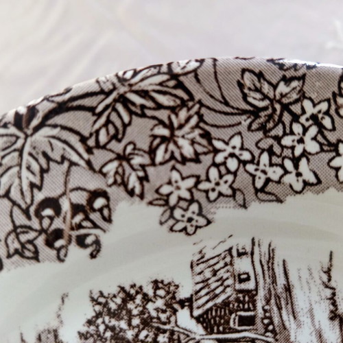 Arnik vintage plate set of 3 with pastoral scene, like new