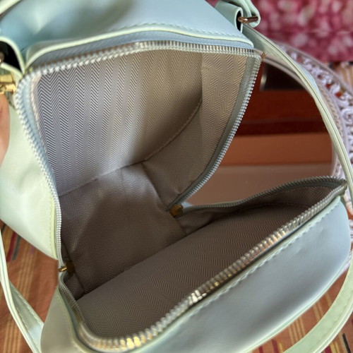Round Lime Slice Shoulder Bag like new, mint green