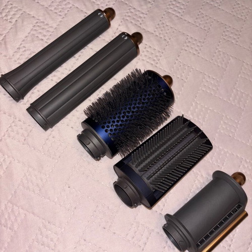 Dyson Airwrap like new with storage box and accessories