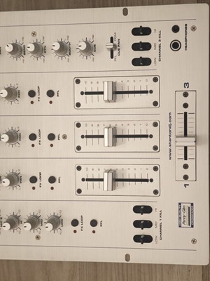 Stanton SMX-401 Professional 3-Channel DJ Mixer nearly new, boxed
